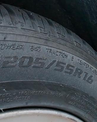 Pneumatici Laufenn 205 55r16