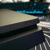 Playstation 4 slim