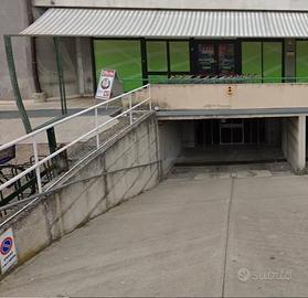 Posto auto/moto coperto 20 mq