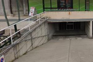 Posto auto/moto coperto 18 mq