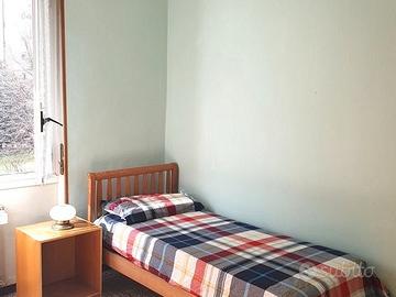 Camera singola arredata