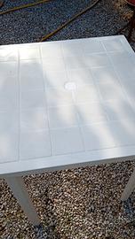 tavolo bianco 