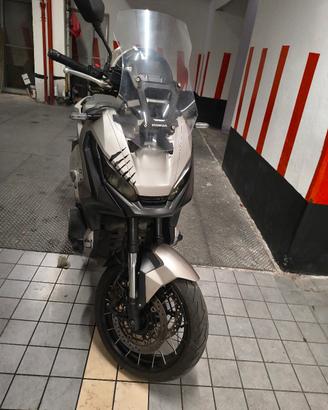 x-adv 750