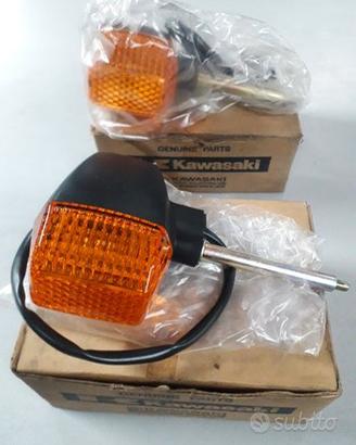 Frecce posteriori ORIGINALI KAWASAKI GPZ 230401110