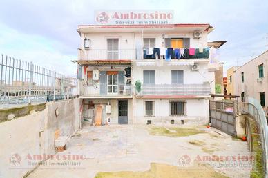 Due appartamenti al piano terra con spazio esterno