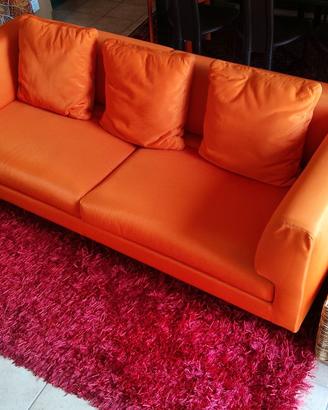 divano XL arancione di design a 2-3 posti