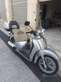 Scooter Aprilia Scarbeo 200cc