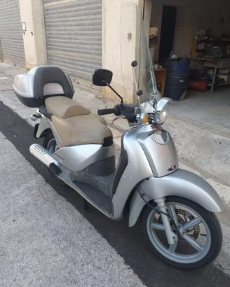 Scooter Aprilia Scarbeo 200cc