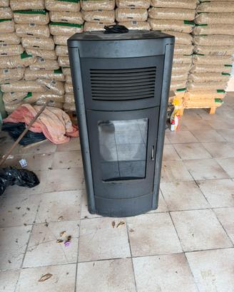 Idro stufa a pellet MCZ Suite Hydro