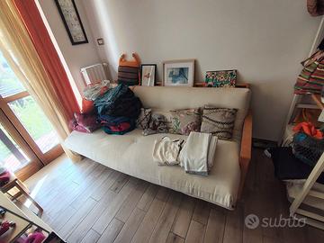Divano Letto in legno chiaro