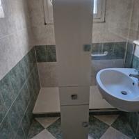 Mobiletto per bagno a colonna
