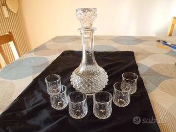 Bottiglia da liquore con 6 bicchierini