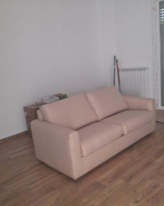 DIVANO LETTO  MATRIMONIALE COME NUOVO