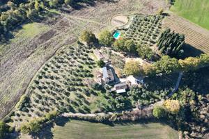 Agriturismo Domus Etrusca con piscina e ristorante