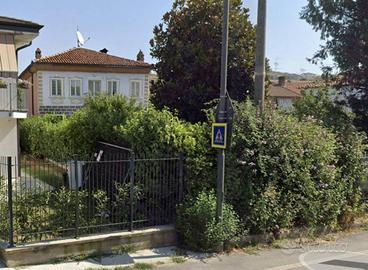 Immobile in asta di 357 m² con più di 5 locali a M