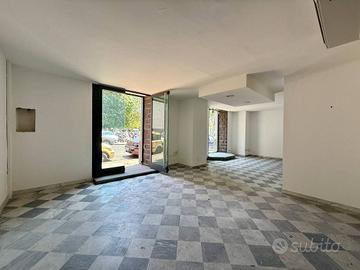Bottega 160 mq (Piazza G. Verga)
