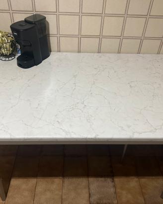 Tavolo allungabile effetto marmo molto resistente