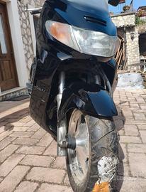 Suzuki Burgman 400 (Prima Generazione) 