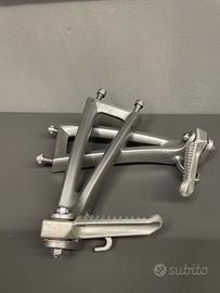 Coppia Pedane Posteriore Passeggero YAMAHA R6