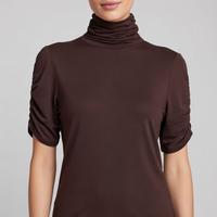 Maglia a collo alto mezze maniche marrone viscosa