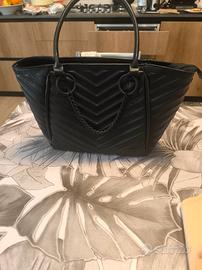 borsa da donna a tracolla XTI nera