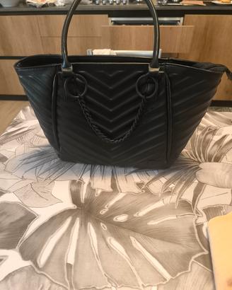borsa da donna a tracolla XTI nera