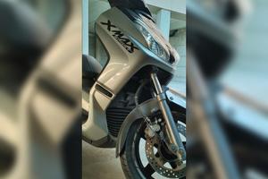 Yamaha X-Max 250