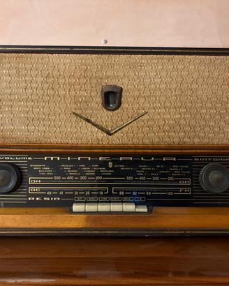 Radio d’epoca a valvole Minerva Resia anni ‘50