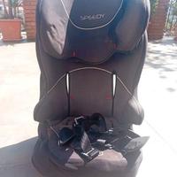 Box, seggiolino auto e trio