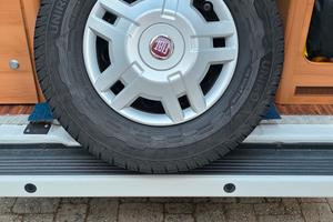 Pneumatici/ruote per camper/furgone