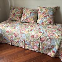 copriletto singolo a fiori con eventuali cuscini