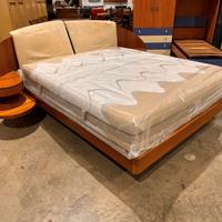 Letto matrimoniale per angolo