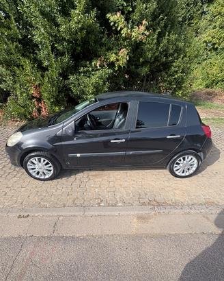 Renault Clio 3 1.2 – 2008, 208.000 km