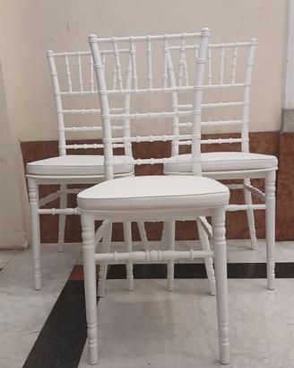 sedie in plastica tipo chiavari