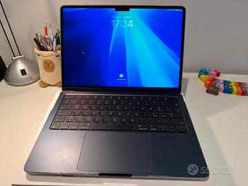 MacBook Air 13” M3 – 8GB RAM 256GB SSD