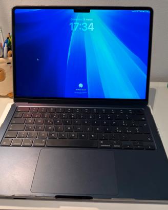 MacBook Air 13” M3 – 8GB RAM 256GB SSD