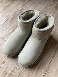 UGG mini