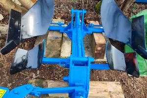 Aratro monovomere  voltaorecchio