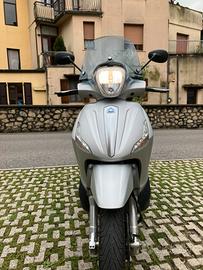 Piaggio Beverly 350