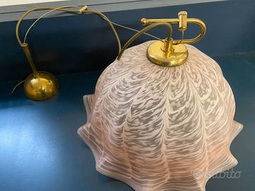 Lampadario in vetro rosa