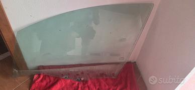 Vetro anteriore Clio 4 lato sx