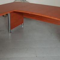 scrivania per ufficio + 3 sedie