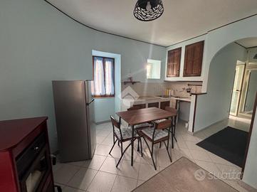 2 LOCALI A ROCCA DI PAPA