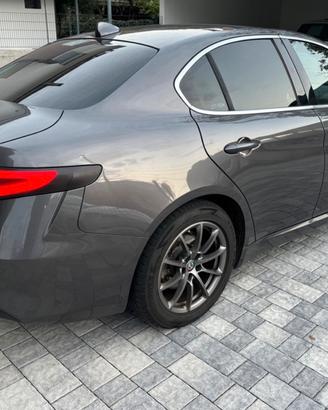 ALFA ROMEO GIULIA 180 CV