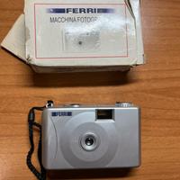 Fotocamea analogica Ferri