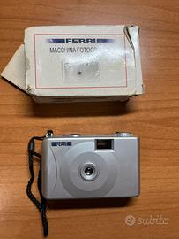 Fotocamea analogica Ferri