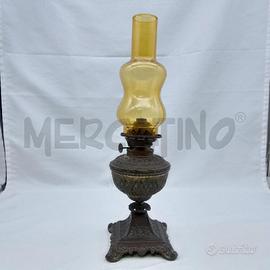 LAMPADA A PETROLIO IN GHISA VETRO GIALLO
