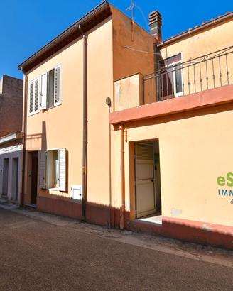 Casa singola centrale con terrazza e due livelli