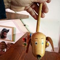 Gioco  da passeggio vintage in legno.