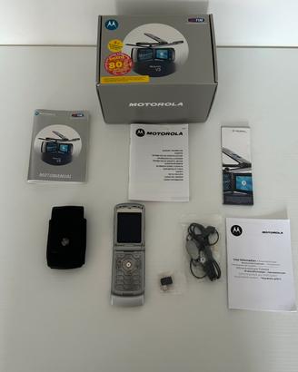 Motorola RAZR V3 Completo di scatola ed accessori